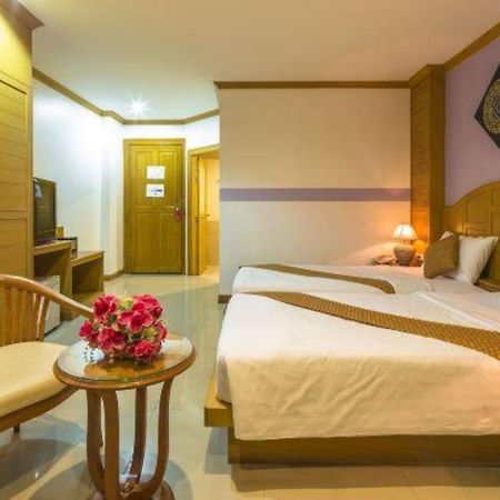 Azure Phuket Hotel Patong Exterior foto