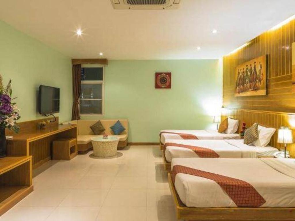 Azure Phuket Hotel Patong Exterior foto