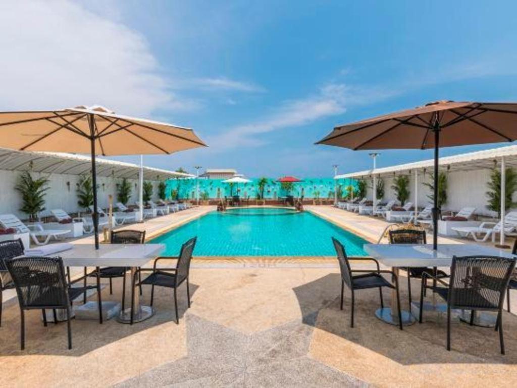 Azure Phuket Hotel Patong Exterior foto