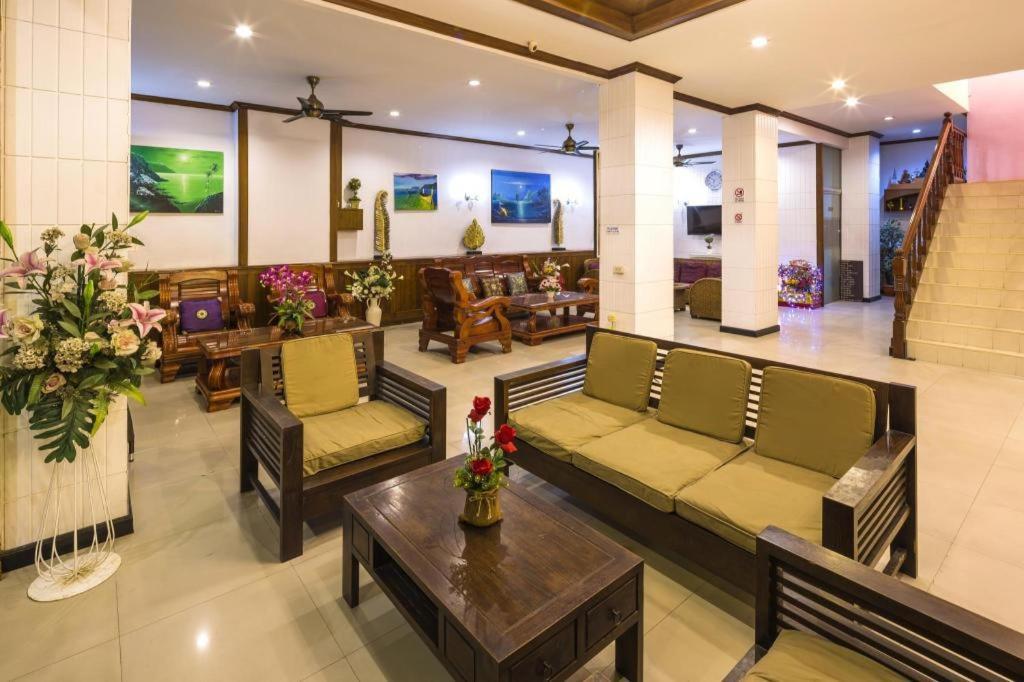 Azure Phuket Hotel Patong Exterior foto