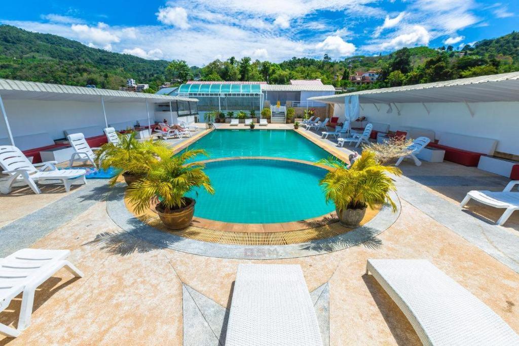 Azure Phuket Hotel Patong Exterior foto