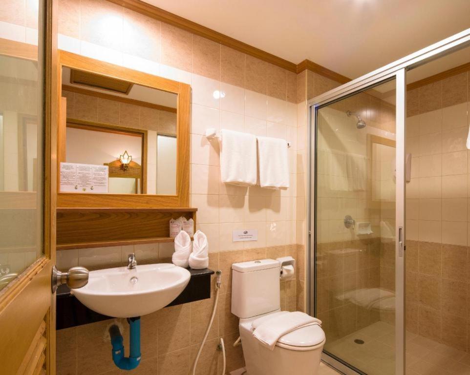 Azure Phuket Hotel Patong Exterior foto